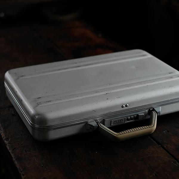 ZERO HALLIBURTON Attache Case