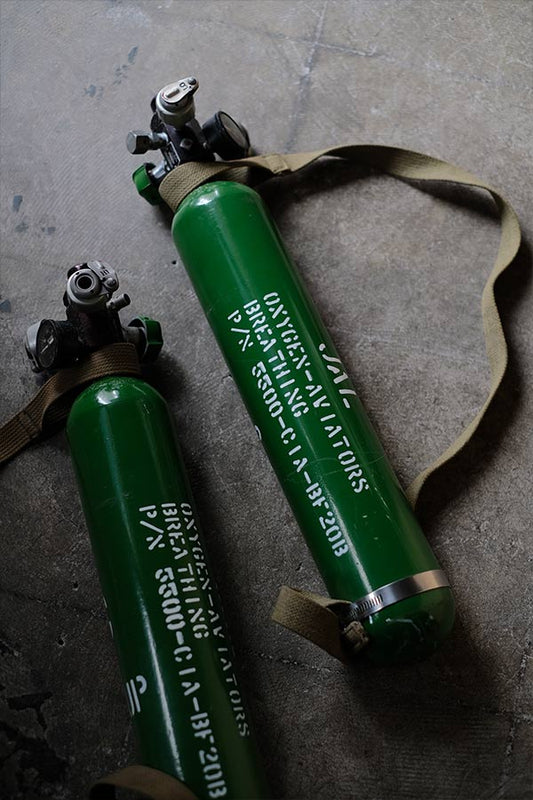 JALの酸素ボンベ