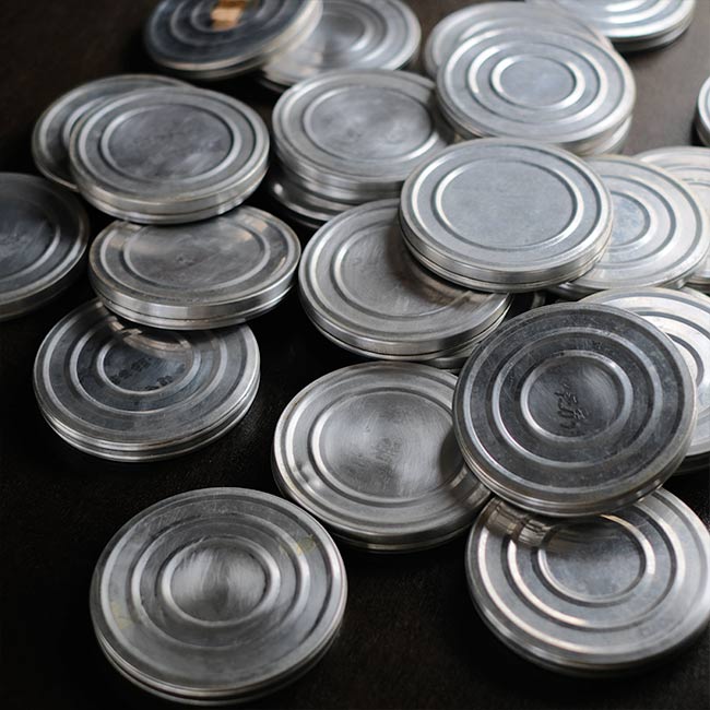 8mmのフィルム缶