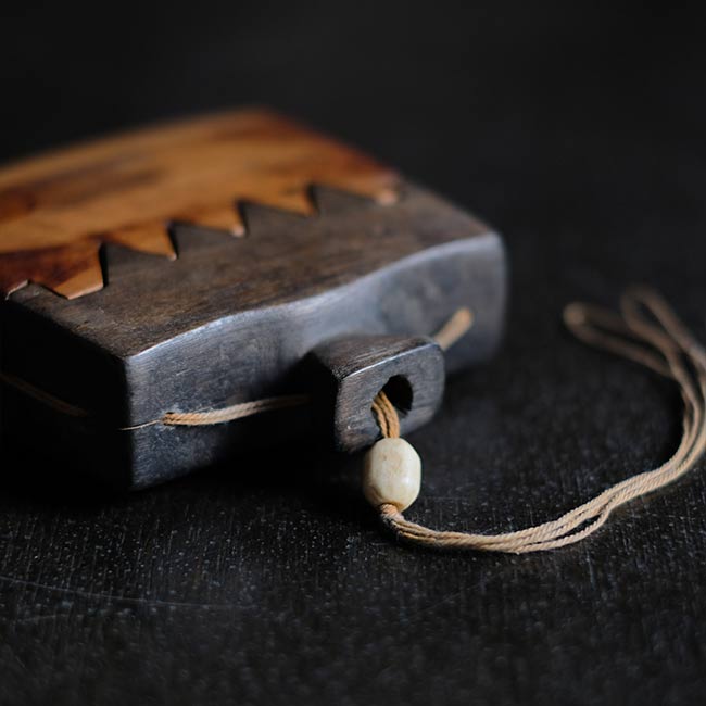 スンバ島の煙草入れ – zakka store towi