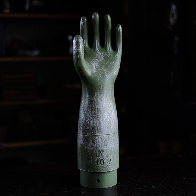 Aluminum glove mold