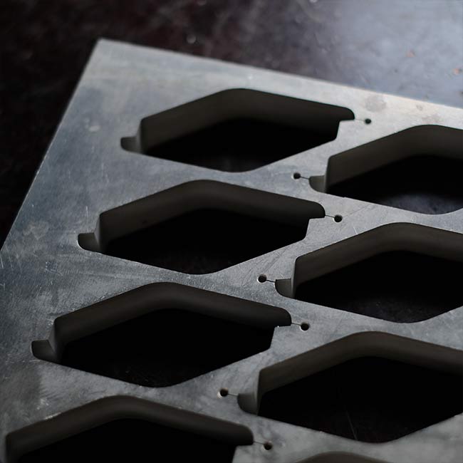 Aluminum plates (sold individually)