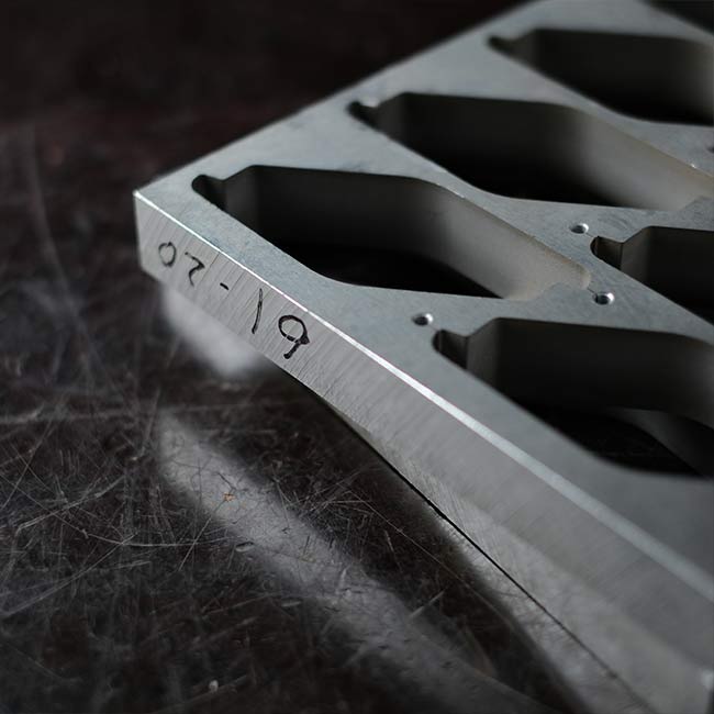 Aluminum plates (sold individually)
