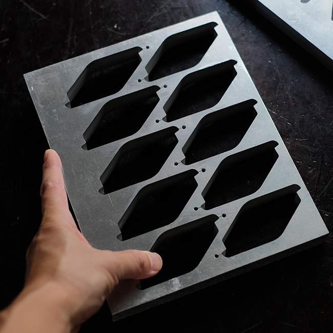 Aluminum plates (sold individually)