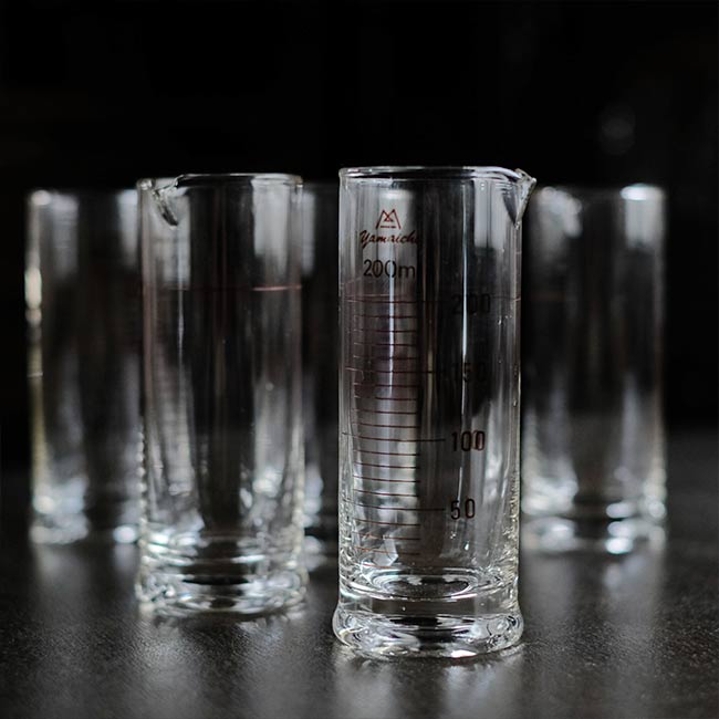 ARROWメスシリンダー 200ml