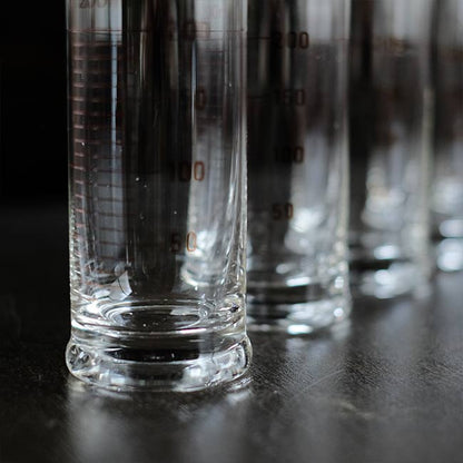 ARROWメスシリンダー 200ml