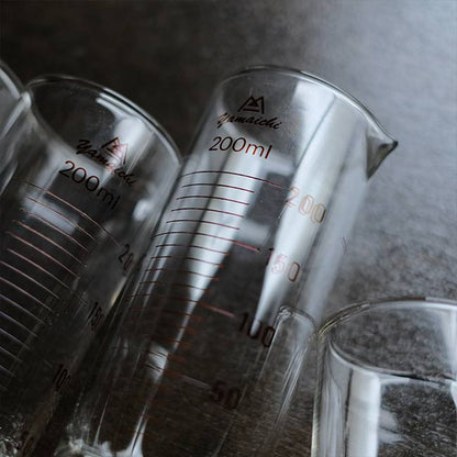 ARROWメスシリンダー 200ml