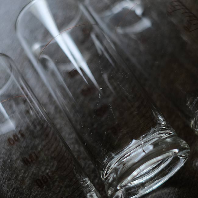 ARROWメスシリンダー 200ml