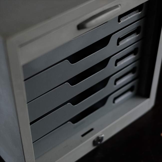 シャッター扉のスチール製引き出し（A4、5段） – zakka store towi