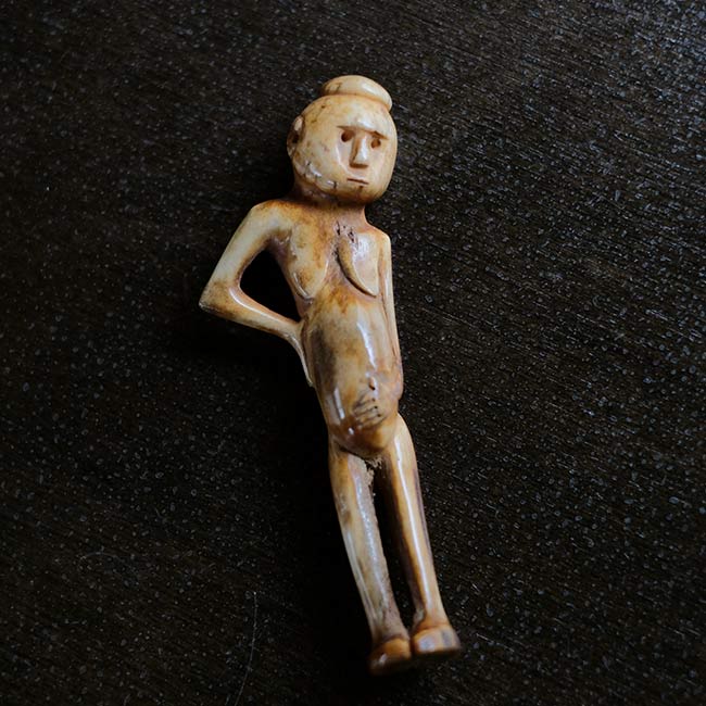 水牛の骨で作ったお守り