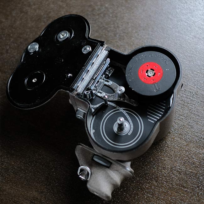 CINE ELMO 8-AA 8mmカメラ