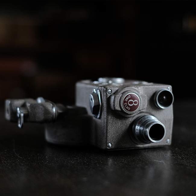 【ジャンク】ELMO CINE 8-AA ゼンマイ式 8mm シネカメラ レトロ CINE ELMO 8-AA 8mmカメラ – zakka store towi