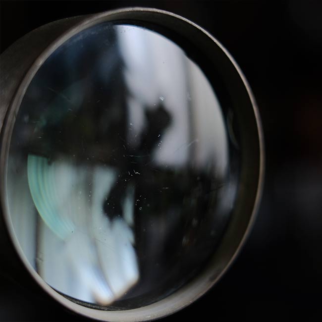Tabletop magnifying glass