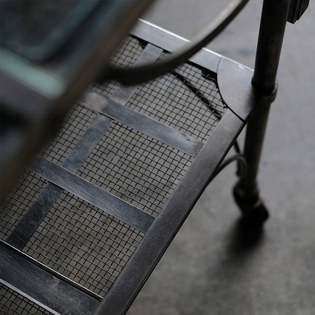 サイドテーブル付きメディカルカート