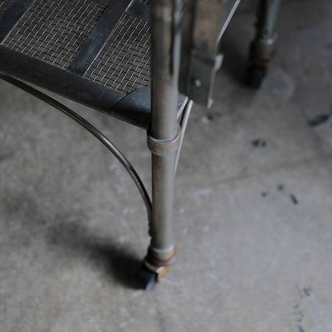 サイドテーブル付きメディカルカート