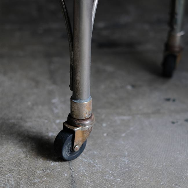 サイドテーブル付きメディカルカート