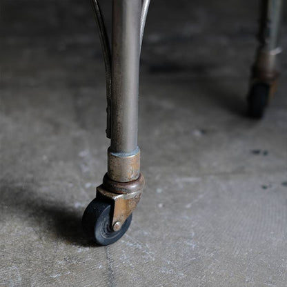 サイドテーブル付きメディカルカート