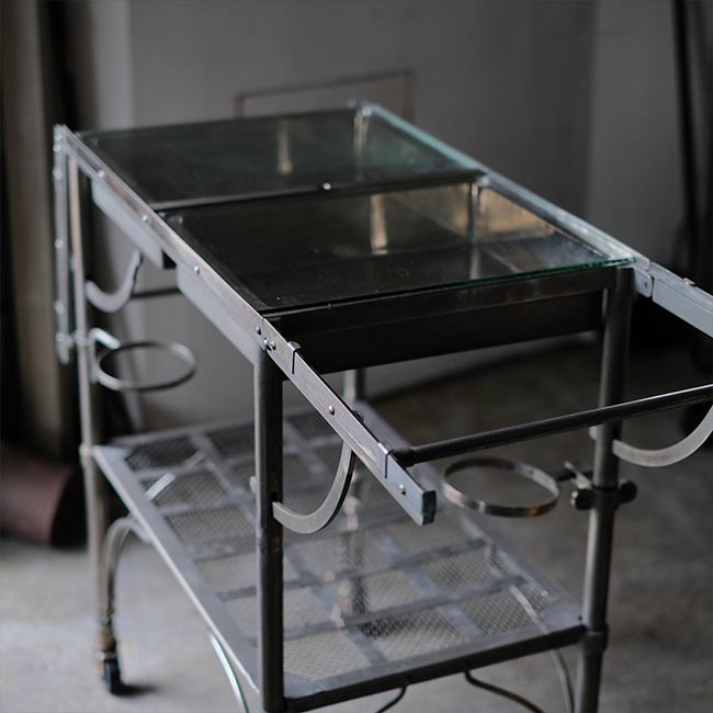 サイドテーブル付きメディカルカート