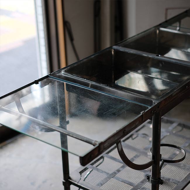 サイドテーブル付きメディカルカート