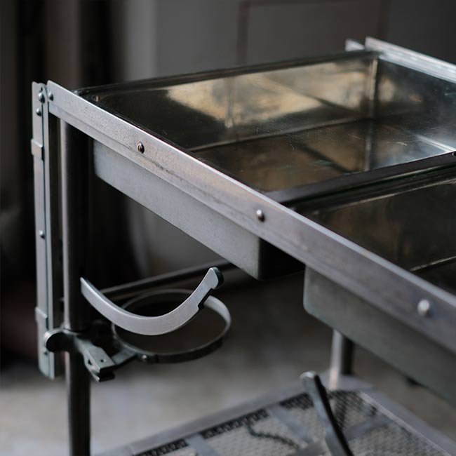 サイドテーブル付きメディカルカート