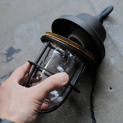 Hanging marine work light