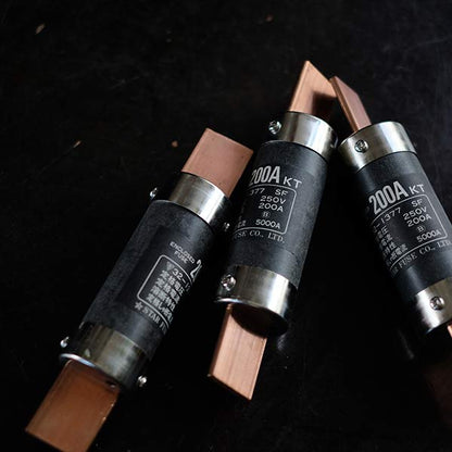 Enclosed cylindrical fuse set of 3