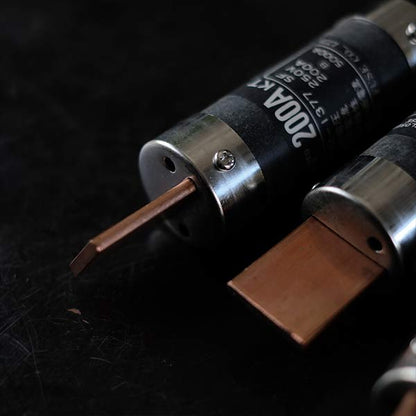 Enclosed cylindrical fuse set of 3