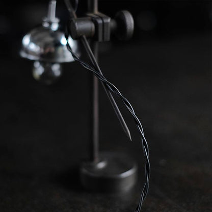 フランスのトースカンを使ったランプ