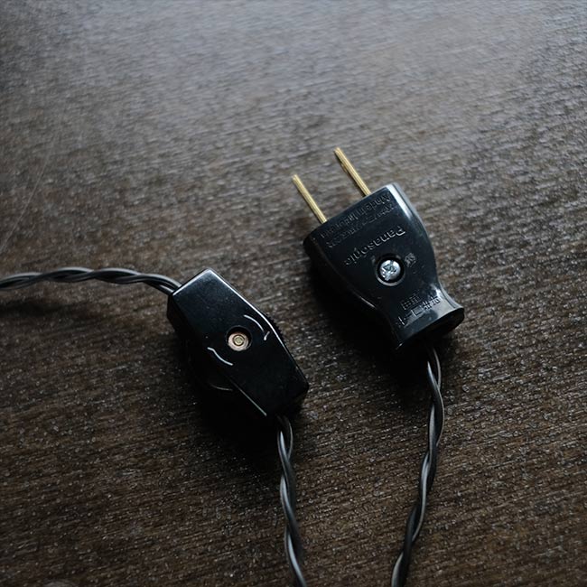 フランスのトースカンを使ったランプ