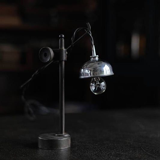 フランスのトースカンを使ったランプ