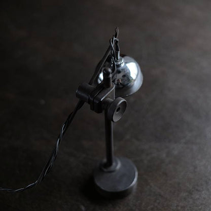 フランスのトースカンを使ったランプ