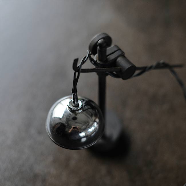 フランスのトースカンを使ったランプ