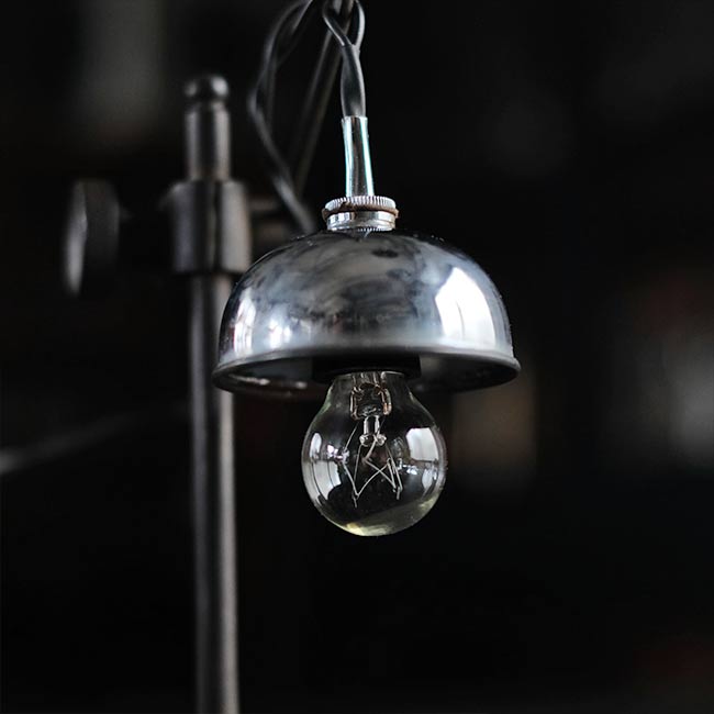 フランスのトースカンを使ったランプ