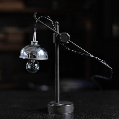 フランスのトースカンを使ったランプ