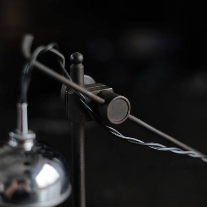 フランスのトースカンを使ったランプ