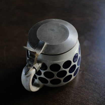 陶器のビアマグ