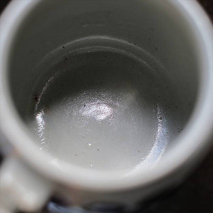 陶器のビアマグ