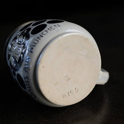 陶器のビアマグ