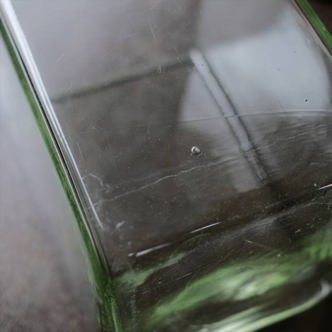 蓋付きガラス製バッテリーケース