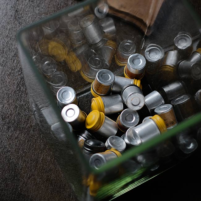 蓋付きガラス製バッテリーケース