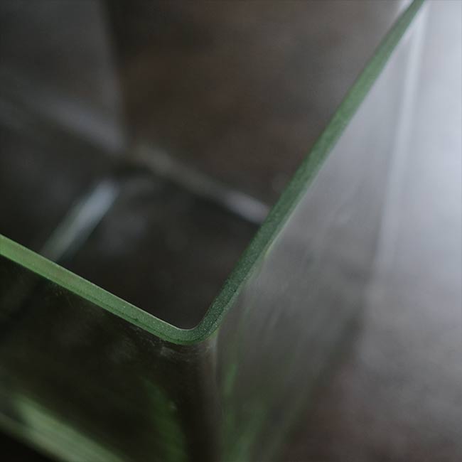 蓋付きガラス製バッテリーケース