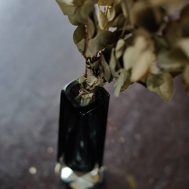 Glass flower vase