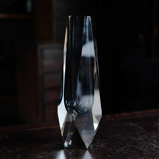 Glass flower vase