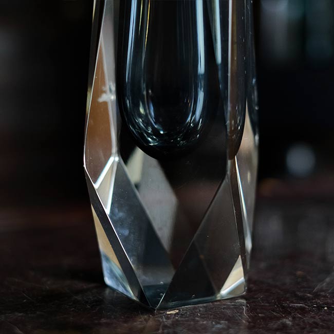 Glass flower vase