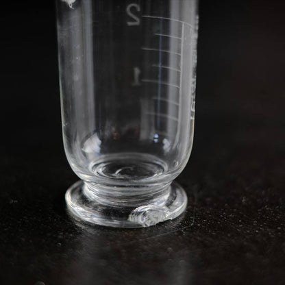 小さなメスシリンダー 2oz