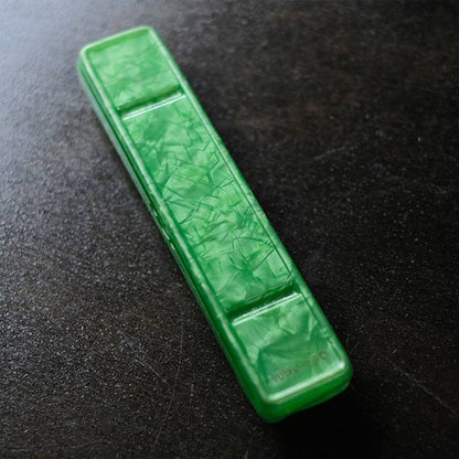 セルロイドのペンケース