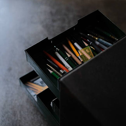 シャッター扉のスチール製の引き出し（A4、7段）