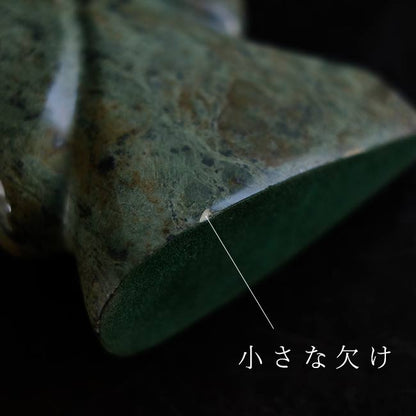 先住民の彫像