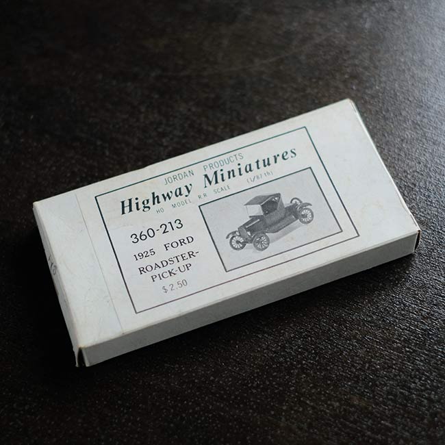 Highway Miniatures Ford Roadster Pick-Up プラモデル