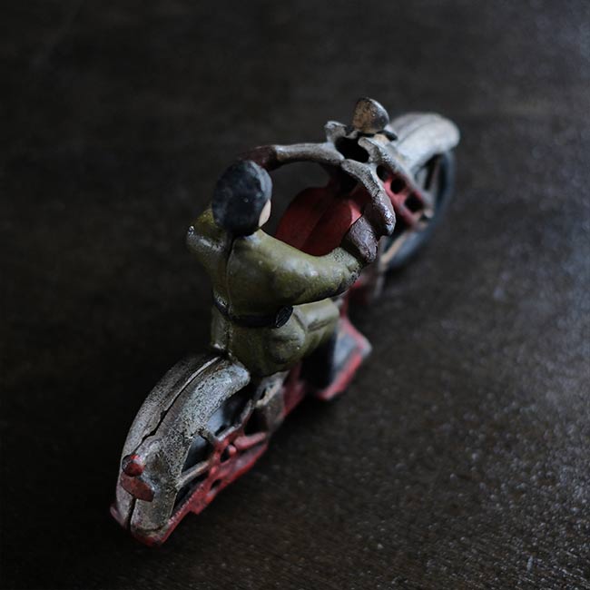 HUBLEY 鋳物のフィギュア